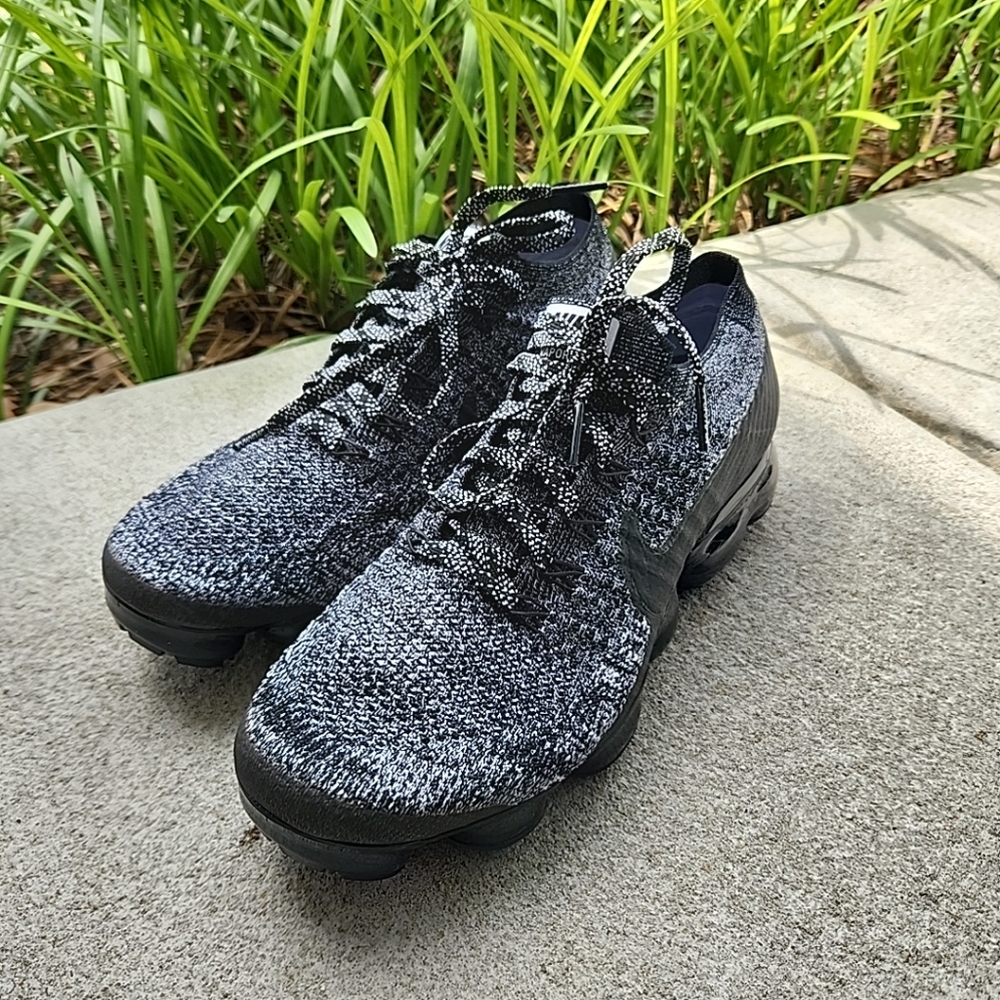 Nike Air Vapormax Flyknit Oreo Sneakers Shoes Flyknit Women Size 9 (849557-041)